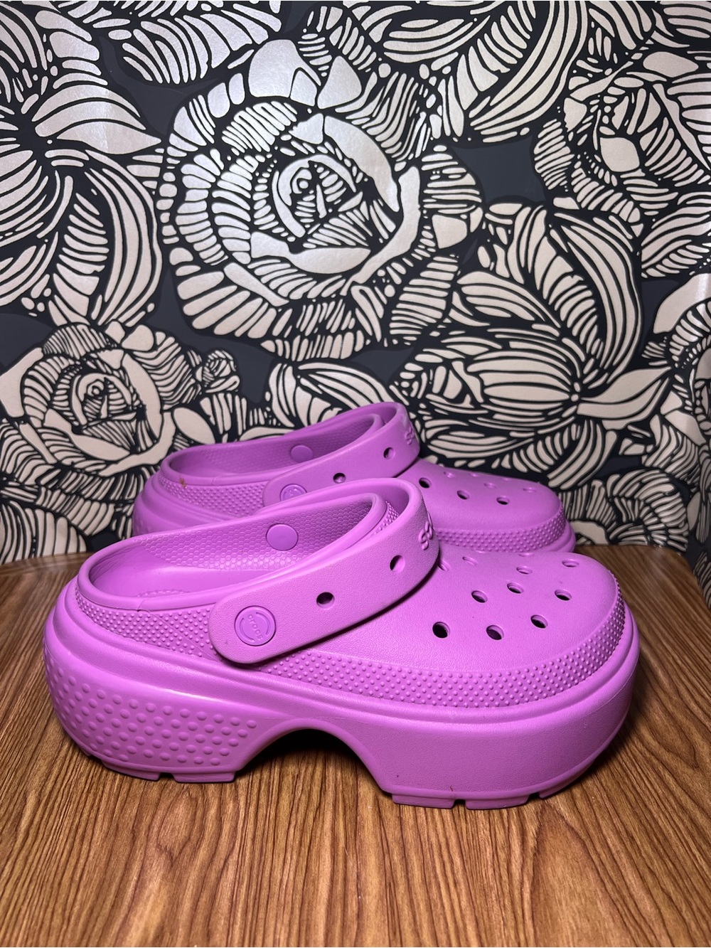 CROCS Size 7 Stomp Clog Bubble Violet Purple